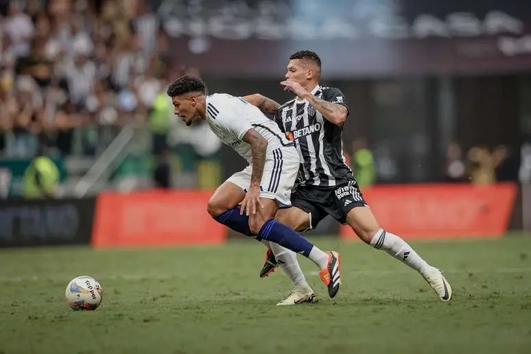 Atlético-MG Vira Foco para Estreia na Libertadores Após Empate no Clássico