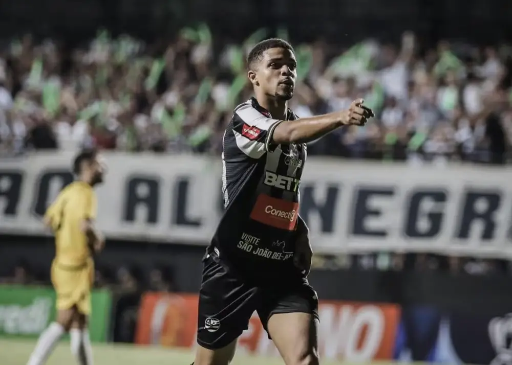 Estreia na Libertadores traz expectativa de novos nomes no Atlético-MG